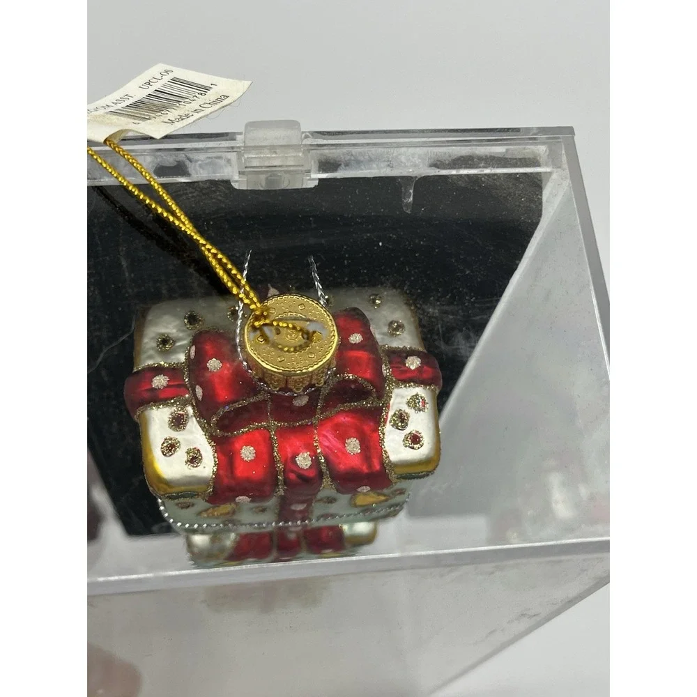 Hand Crafted Glass Presents Christmas Ornaments Set 3 by Unique Treasures 2